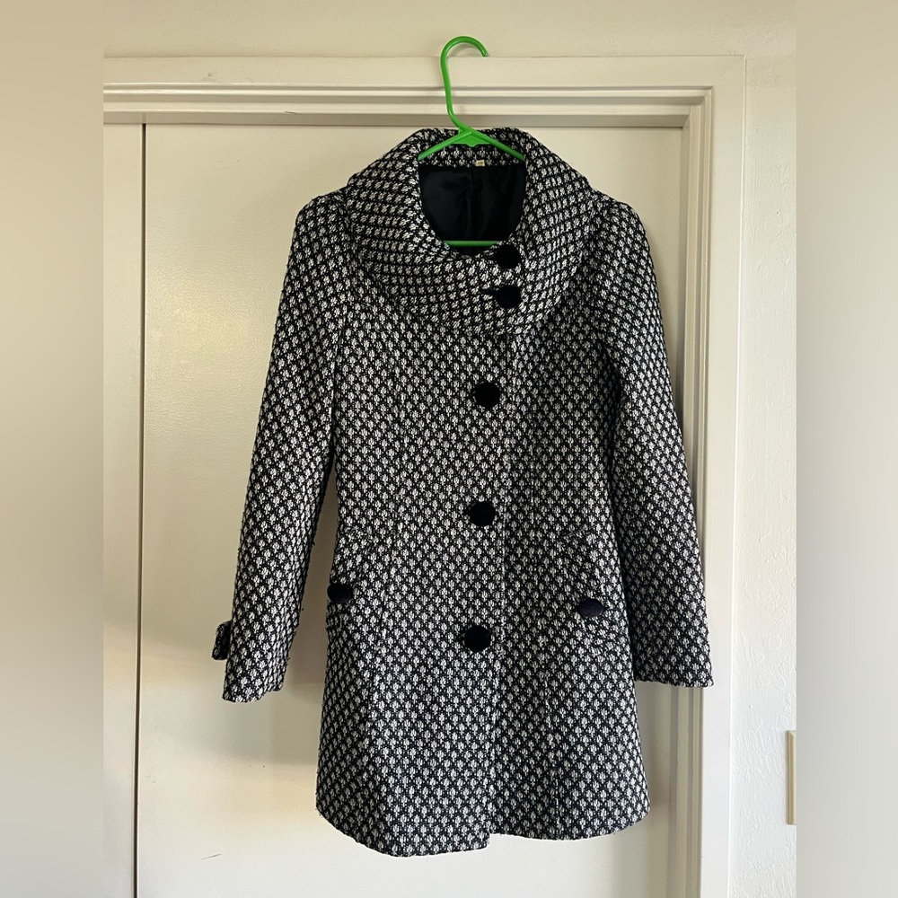 Women black and white tweed coat